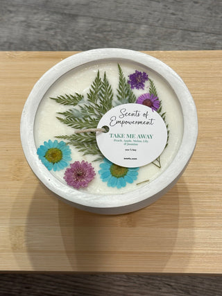 Soy Candles Embellished with Flowers - Wooden Cups Scents of Empowerment